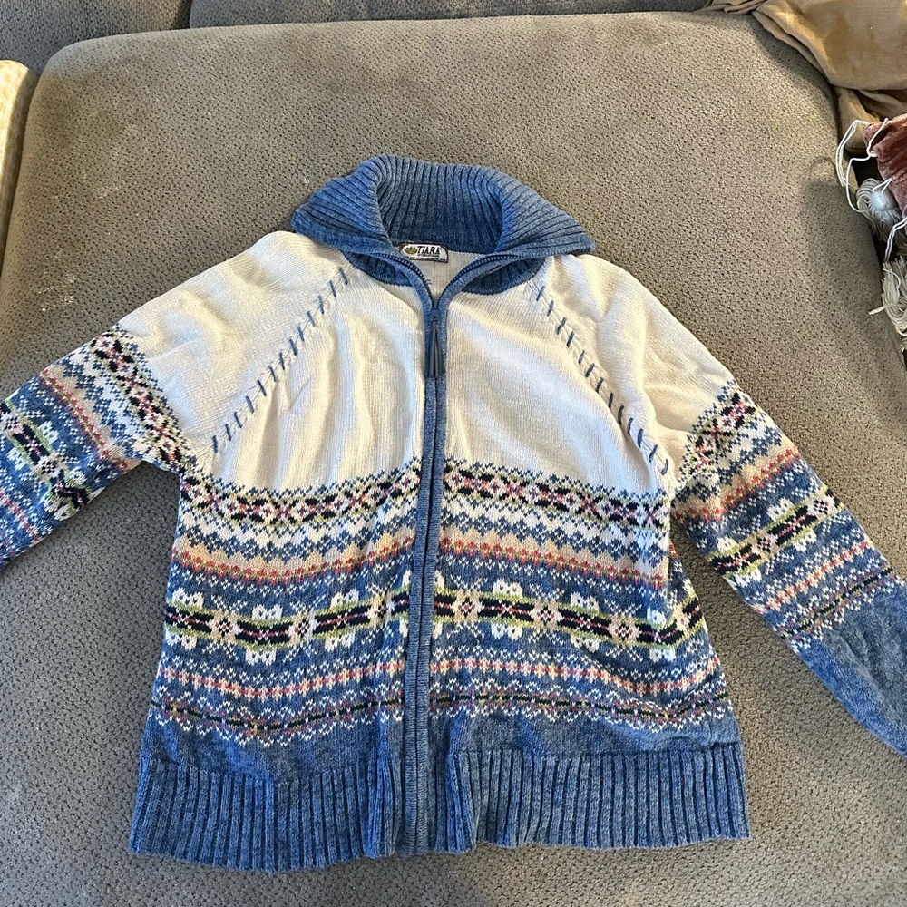 Sweater zip up!